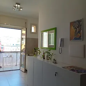 Pensión Tre Al Centro Di, Nápoles
